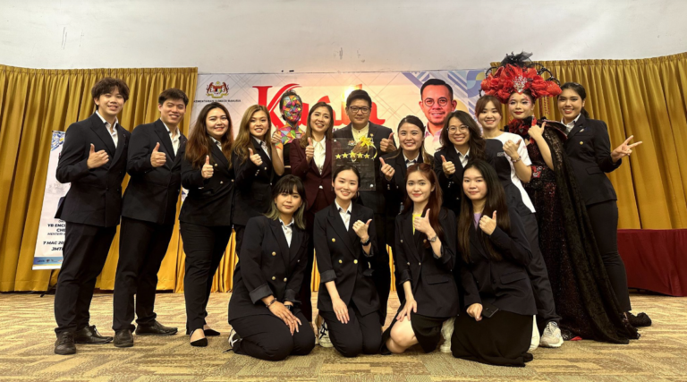 别只羡慕美妆博主，十大马来西亚美容学院让你靠技术赚钱！